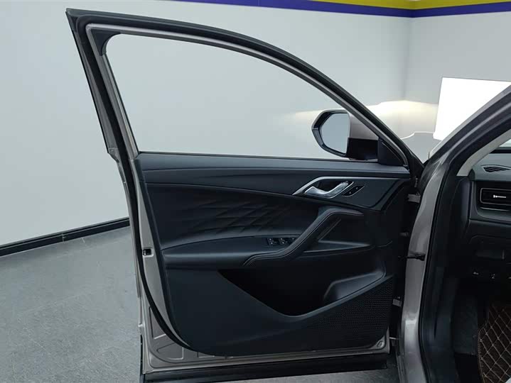 Roewe RX5 Hybrid 2023 2023款 eRX5 超混优越版