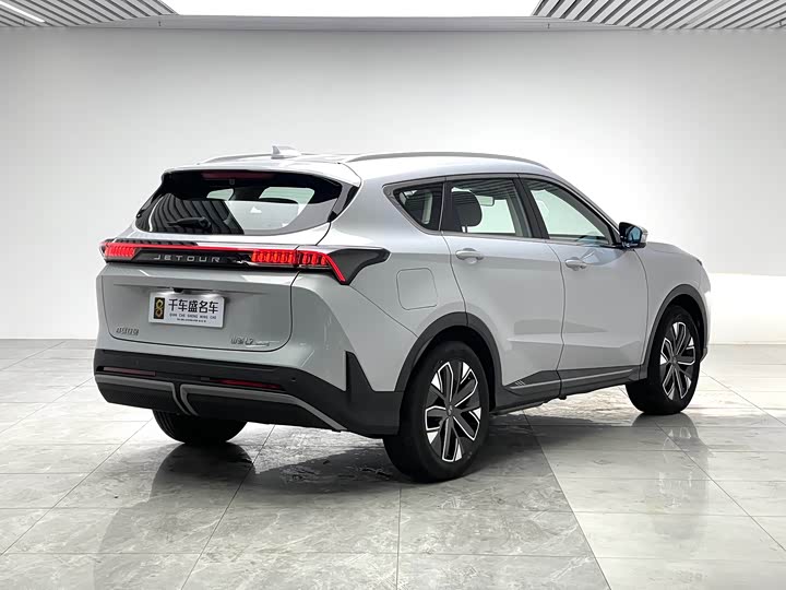Jetour Shanhai L7 2024 2024款 1.5T 120km ULTRA 7座