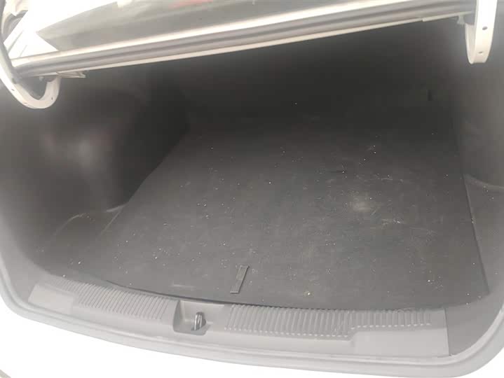 Roewe i5 2023 2023款 1.5L CVT尊荣版