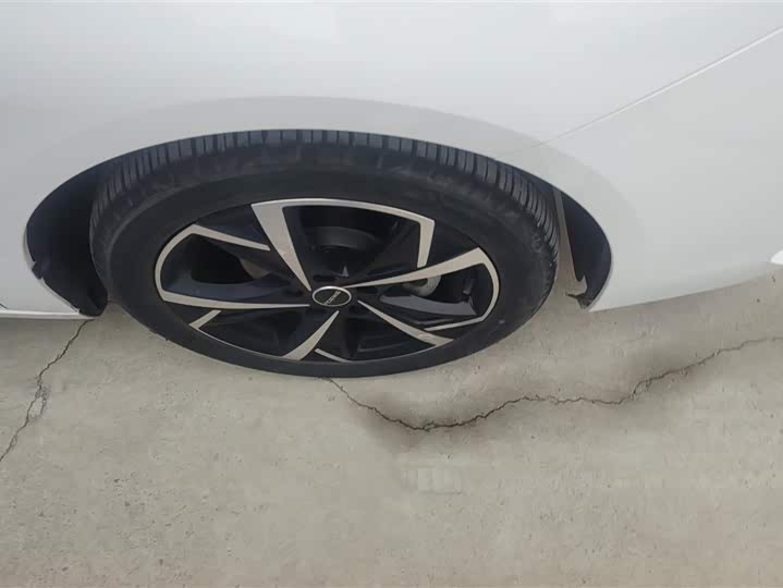 Roewe i5 2023 2023款 1.5L CVT尊荣版