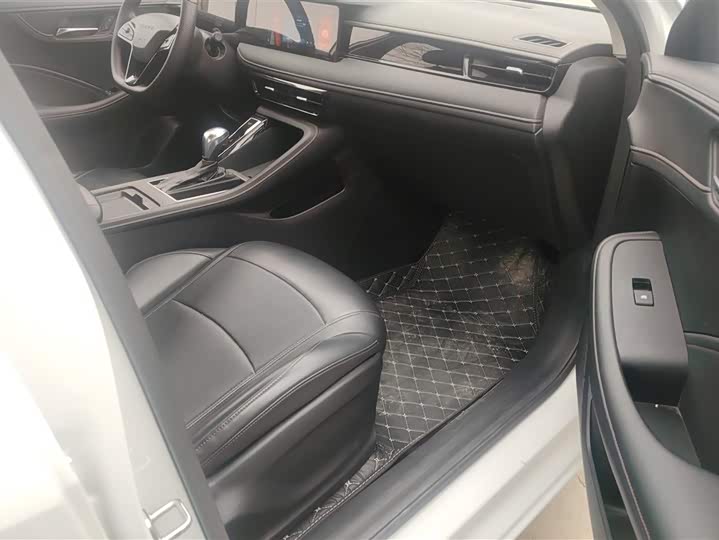 Roewe i5 2023 2023款 1.5L CVT尊荣版