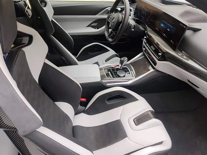 BMW M4 2024 2024款 M4敞篷轿跑车 M xDrive 雷霆版