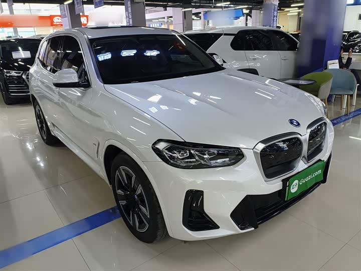2024 BMW iX3