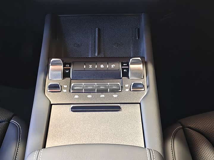 Tank 300 Hybrid 2025 2025款 Hi4-T 37.1kWh