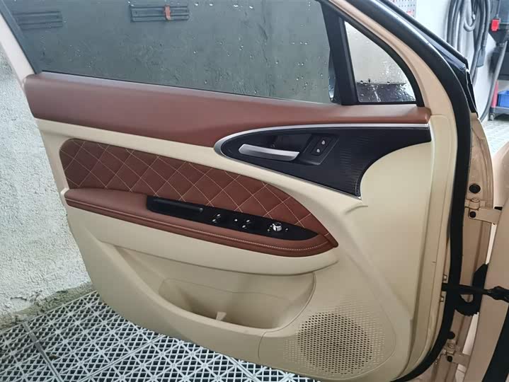 Ora Good Cat (03) 2023 2023款 401km标准续航 豪华型 磷酸铁锂