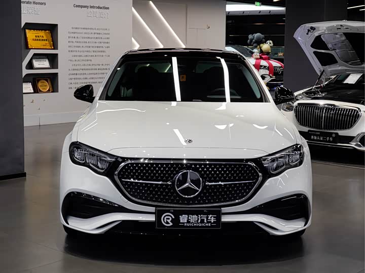 Mercedes-Benz E-Class 2025 2025款 E 260 运动版