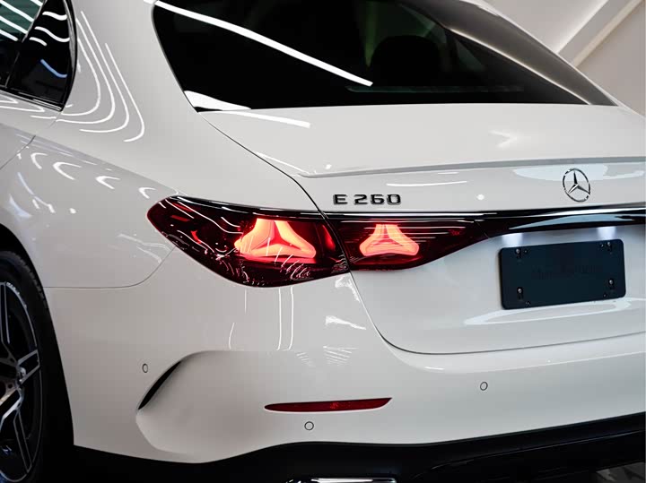 Mercedes-Benz E-Class 2025 2025款 E 260 运动版