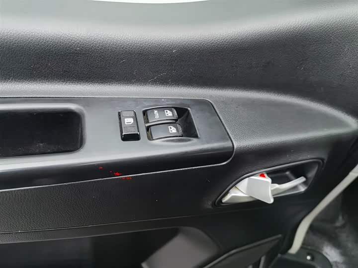 JAC Refine M3 2019 2019款 PLUS 创客版 1.8L 豪华型