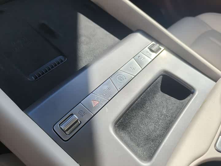 BYD Xia 2025 2025款 DM-i 1.5T 180km 超越型