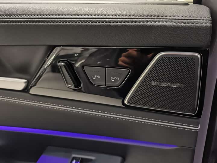 Volkswagen Passat 2025 2025款 Pro 380TSI 龙尊版