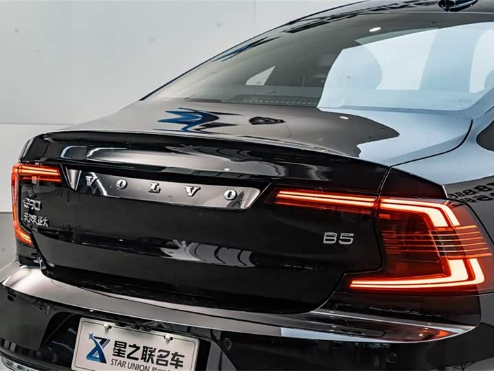Volvo S90 2025 2025款 B5 智逸豪华版