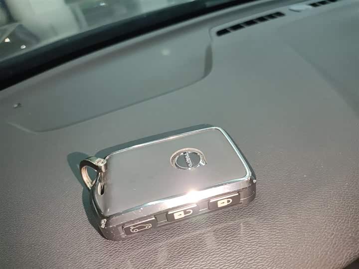 Volvo XC60 2025 2025款 B5 四驱智逸豪华版