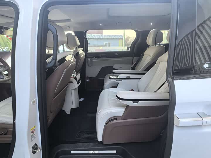 BYD Xia 2025 2025款 DM-i 1.5T 180km 超越型