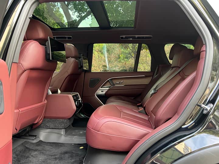 Land Rover Range Rover 2025 2025款 3.0 L6 400PS 创世加长版