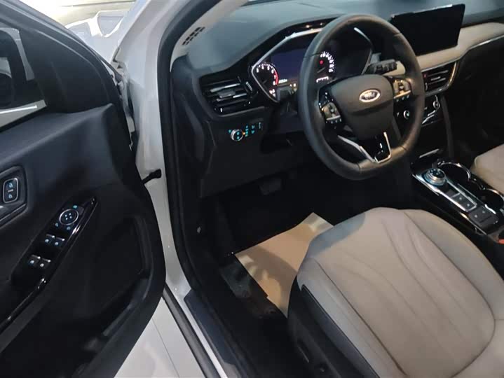 Ford Escape 2020 2020款 EcoBoost 245 两驱耀享款