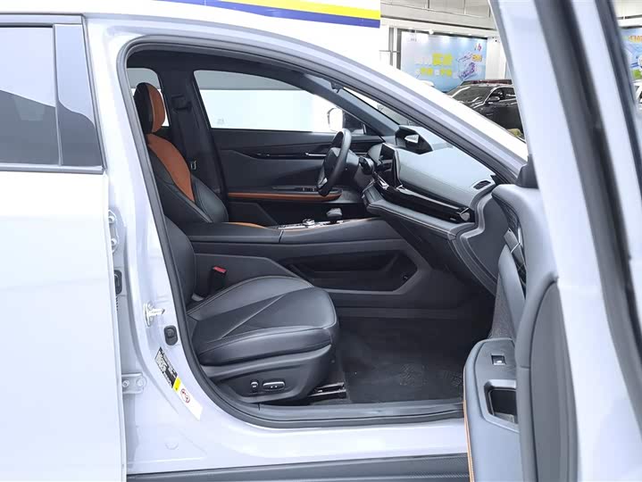 Changan UNI-V Hybrid 2023 2023款 智电iDD 1.5T 113km智趣型（飞快版）