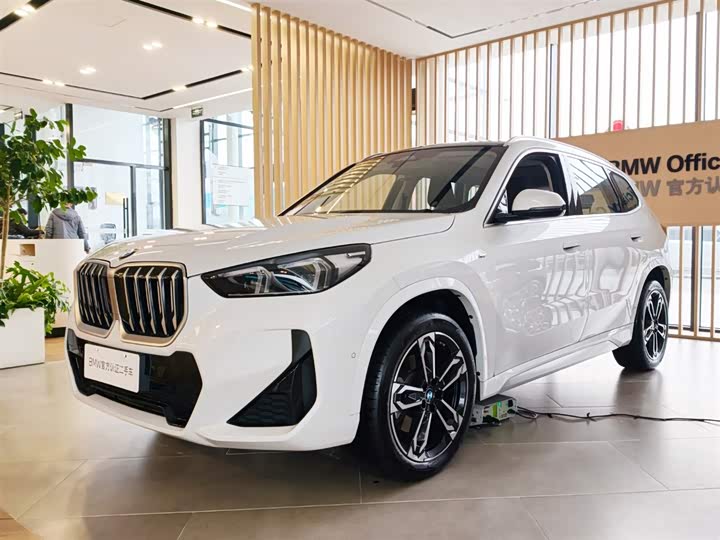 2025 BMW X1