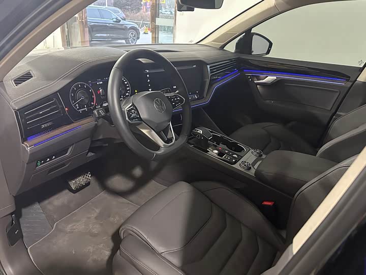 Volkswagen Touareg 2023 2023款 3.0TSI 锐享版 曜黑运动套装