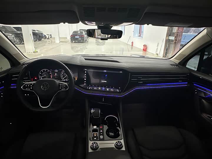Volkswagen Touareg 2023 2023款 3.0TSI 锐享版 曜黑运动套装
