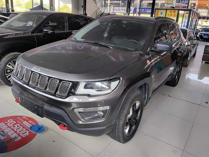 Jeep Compass 2019 2019款 220T 自动四驱高性能旗舰版