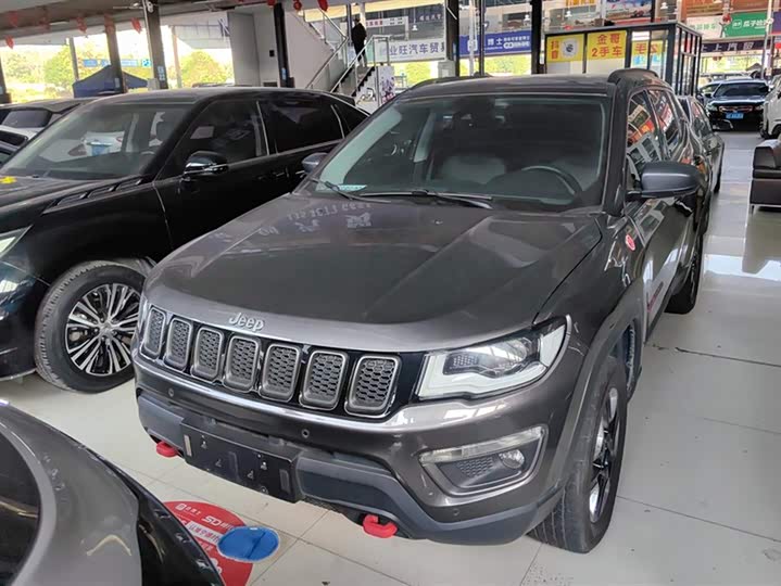 Jeep Compass 2019 2019款 220T 自动四驱高性能旗舰版