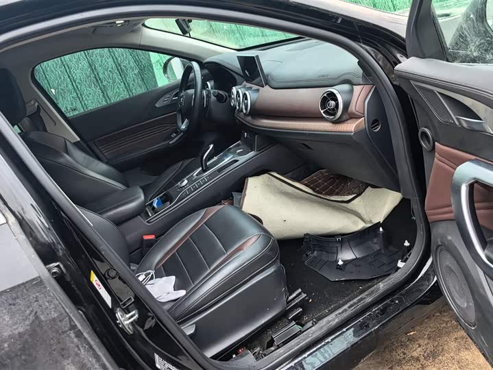 Wey VV5 2021 2021款 1.5T 两驱颜先锋