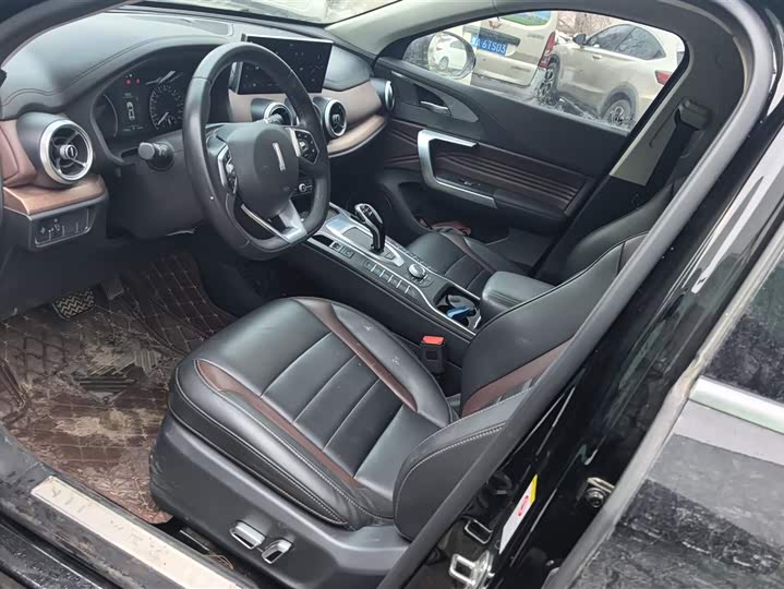 Wey VV5 2021 2021款 1.5T 两驱颜先锋