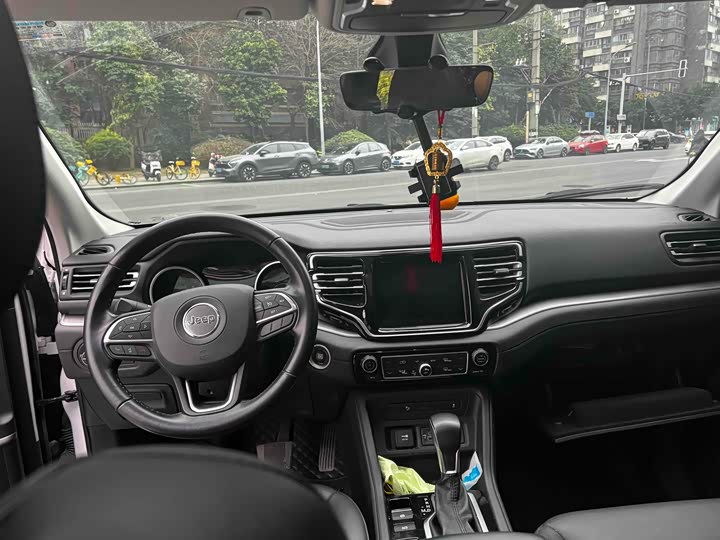 Jeep Grand Commander 2022 2022款 2.0T 两驱精英版