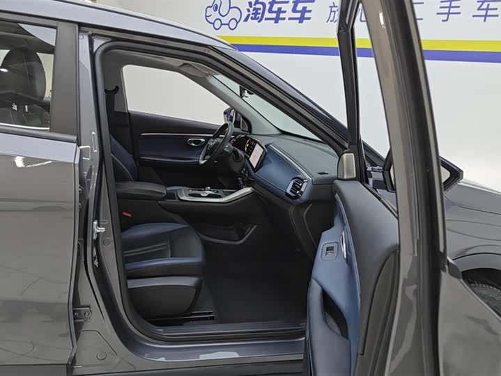 GAC Trumpchi GS3 2023 2023款 影速 270T 劲智版