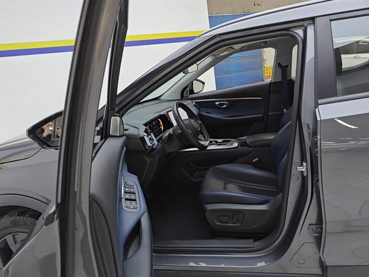 GAC Trumpchi GS3 2023 2023款 影速 270T 劲智版