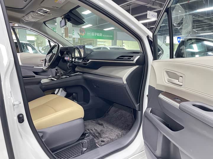 Toyota Sienna 2024 2024款 2.5L混动 舒适版