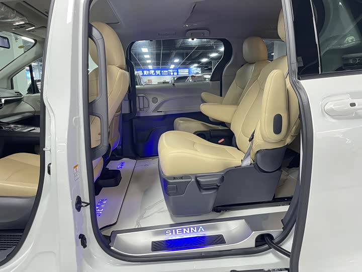Toyota Sienna 2024 2024款 2.5L混动 舒适版