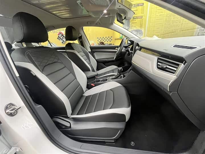 Volkswagen Bora 2025 2025款 300TSI DSG尊行版