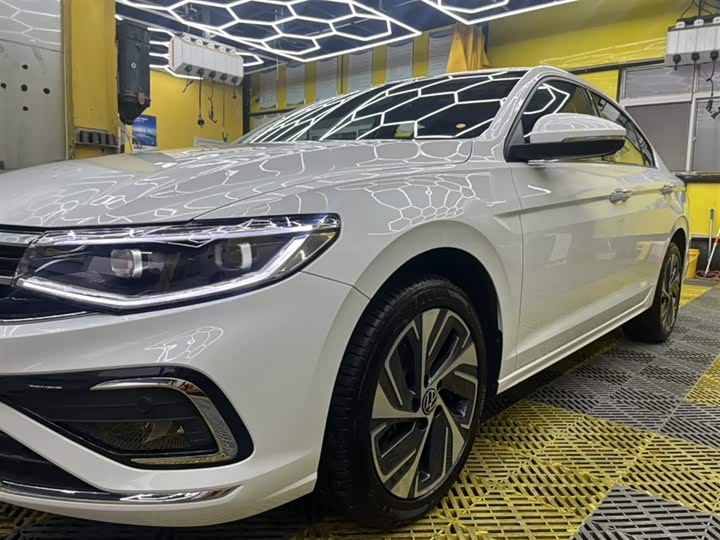 Volkswagen Bora 2025 2025款 300TSI DSG尊行版