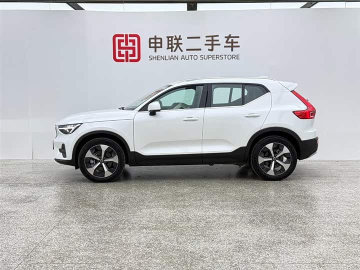 Volvo XC40 2025 2025款 B4 四驱智远豪华版