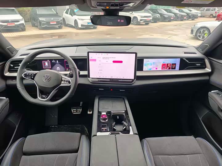 2025 Volkswagen Teramont Pro