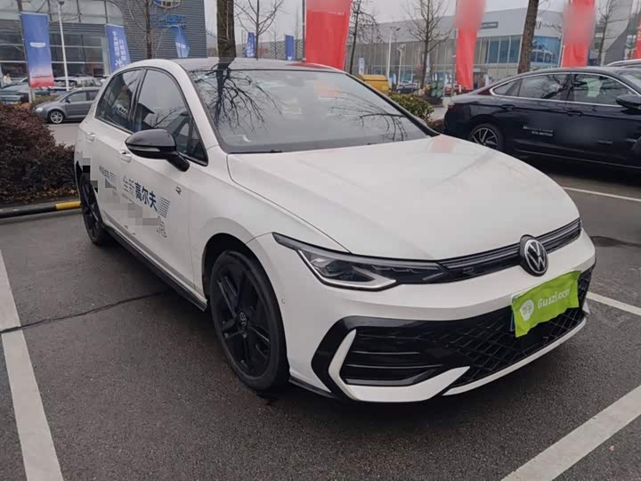 2025 Volkswagen Golf