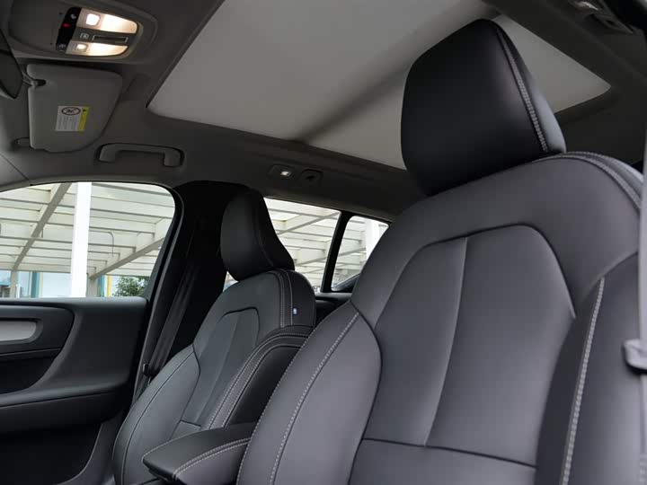 Volvo XC40 2025 2025款 B4 四驱智远豪华版