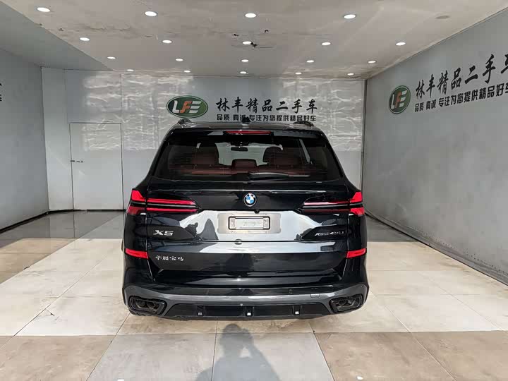 BMW X5 2026 2026款 xDrive 40Li M运动曜夜套装