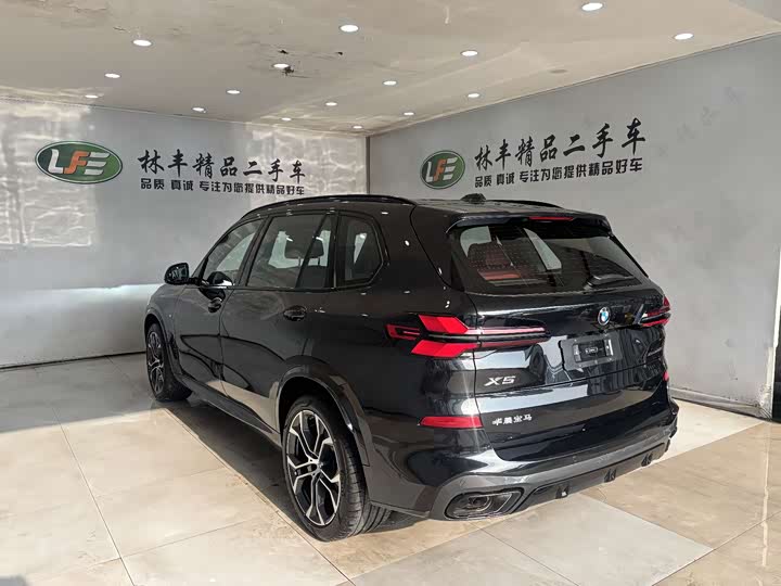 BMW X5 2026 2026款 xDrive 40Li M运动曜夜套装