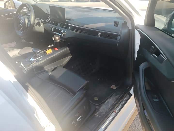 Audi A4L 2024 2024款 40 TFSI 时尚动感型