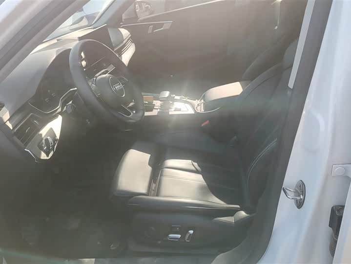 Audi A4L 2024 2024款 40 TFSI 时尚动感型