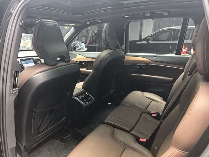 Volvo XC90 2024 2024款 B6 智逸豪华版 7座