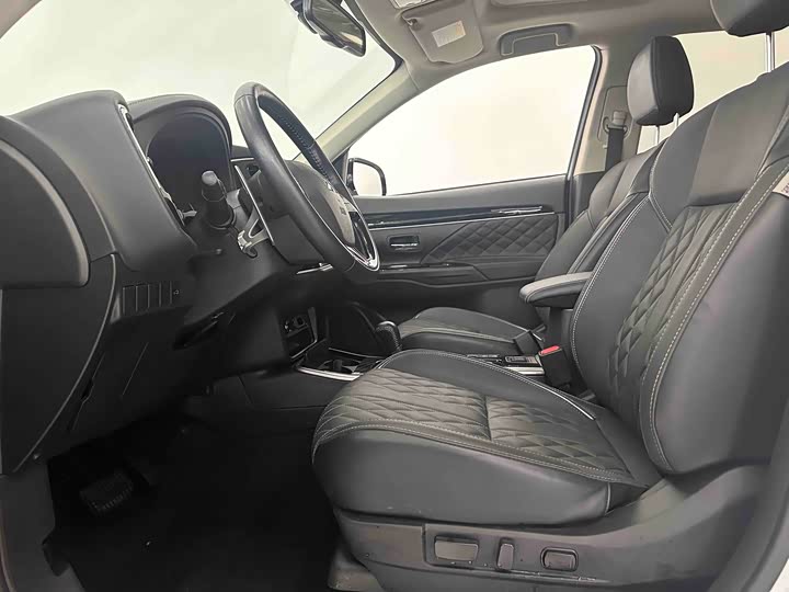 Mitsubishi Outlander 2021 2021款 2.4L 四驱曜动版 5座