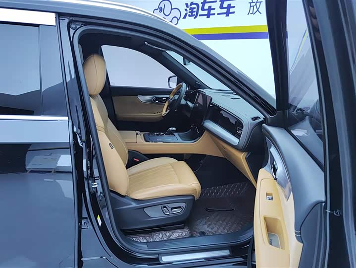 GAC Trumpchi GS8 2024 2024款 双擎系列 2.0TM 两驱尊贵版