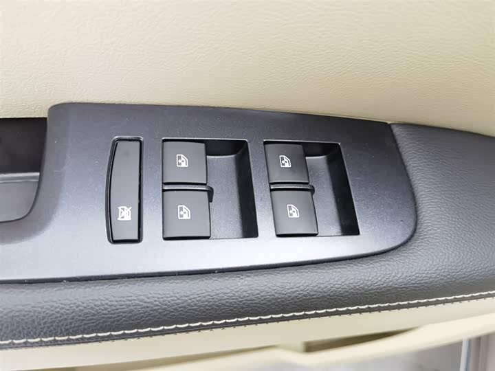 Buick GL8 ES 2023 2023款 改款 陆上公务舱 豪华型