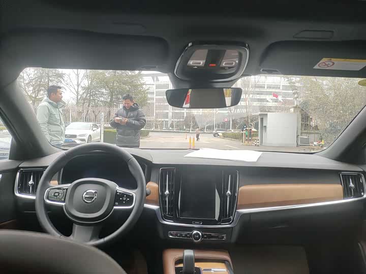 Volvo S90 2025 2025款 B5 智逸豪华版
