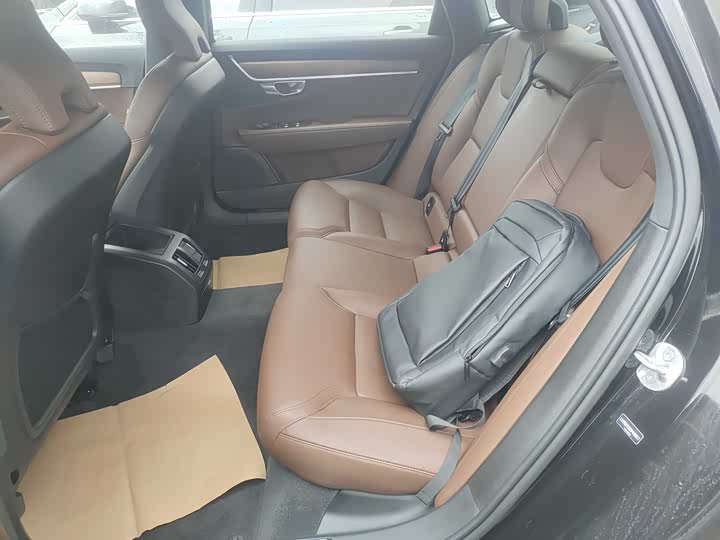 Volvo S90 2025 2025款 B5 智逸豪华版