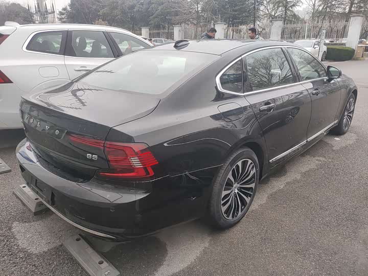 Volvo S90 2025 2025款 B5 智逸豪华版