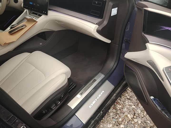 Denza Z9 2024 2024款 1100km 四驱Ultra版